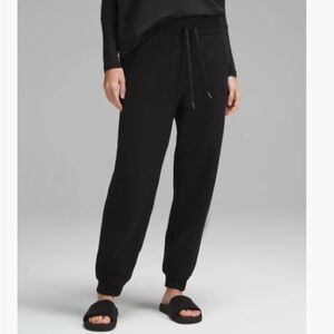 Lululemon SCUBA RELAXED FIT HIGH-RISE JOGGER